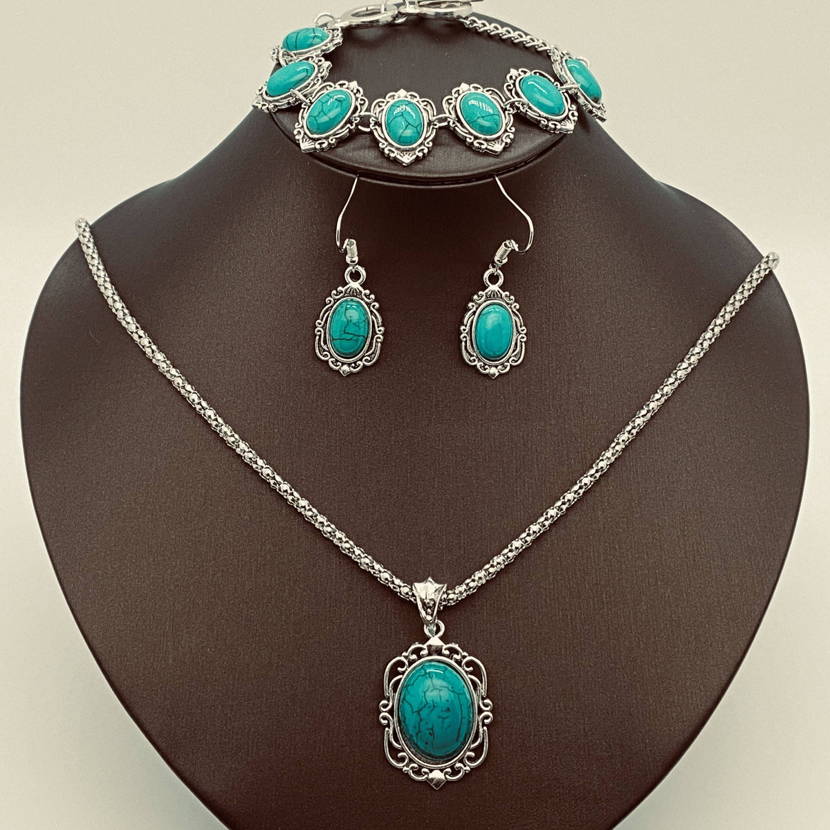 All Done Up! Bracelet, Earrings, & Necklace set